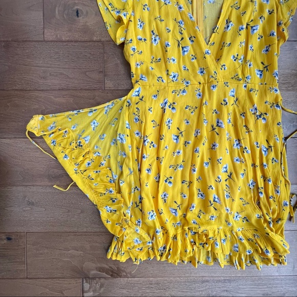 Yellow Floral Mock Wrap Mini Dress || size L fits more like a M - Picture 7 of 7